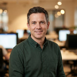 Ο Daniel Carter, Chief Technology Officer στην Λογαριώνας, φωτογραφία προφίλ