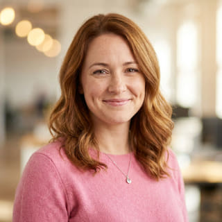 Emily Watson, Head of Customer Support στην Λογαριώνας, φωτογραφία προφίλ